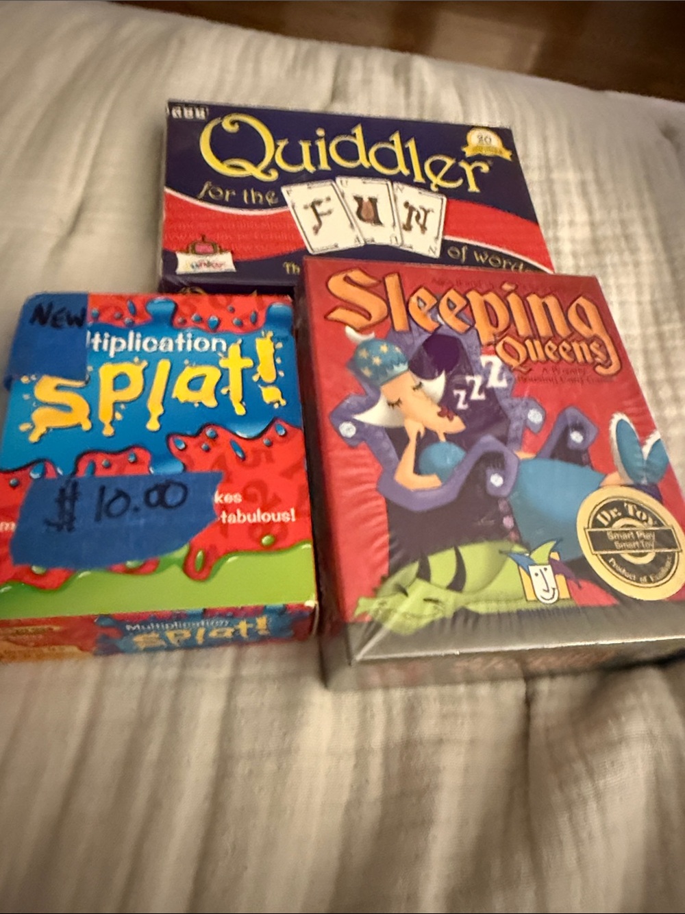 Sleeping Queens Card Game - Red - Brand: Gamewright and Quiddler and Spalt.